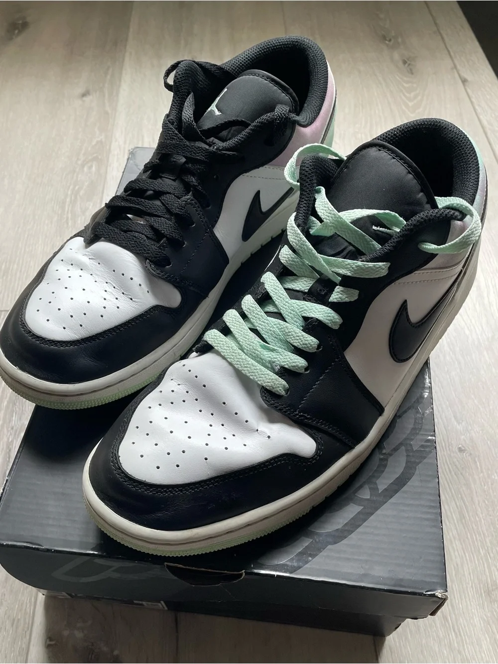 Nike Air Jordan 1 Low SE White Black Purple Sea foam Green - Size 12 - Picture 2 of 5